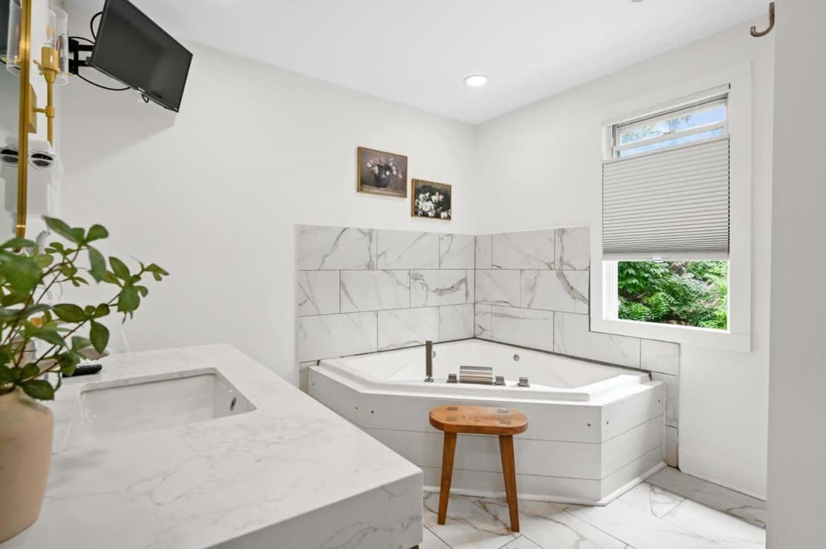 Bungalow On Main - Near Ark Williamstown Ngoại thất bức ảnh